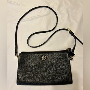 Small Tory Burch clutch with straps